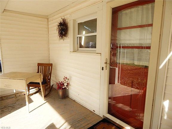 Side porch entrance into kitchen