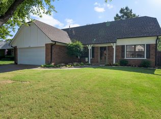 905 S Redbud Ave, Broken Arrow, OK 74012