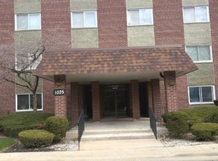 1025 S Fernandez Ave APT 4M, Arlington Heights, IL 60005