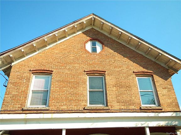 4th image of 103 Ulster Ave