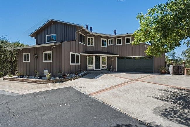 1st image of 214 Bel Air Dr