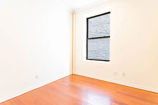Rented by Bond New York | media 8