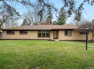 21865 N Nunneley Rd, Clinton Township, MI 48036