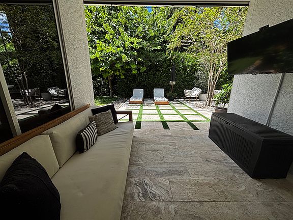 4th image of 16196 Parque Ln