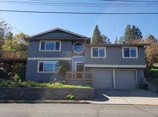 1170 N Main St, Ashland, OR 97520