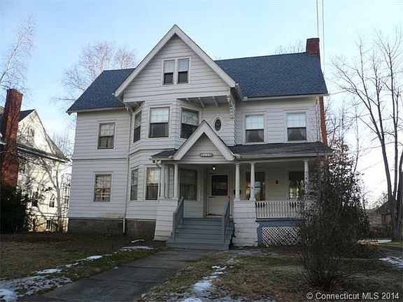 There are 11 rooms with 7 b...