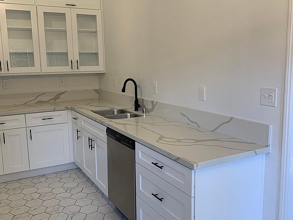 5th image of 1322 Lucile Ave #3/4