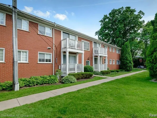 487 N Eton St APT B6, Birmingham, MI 48009