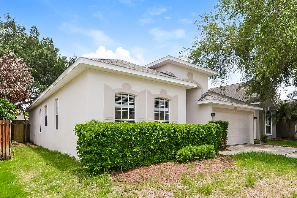 4 bed, 2.5 bath, 2003 sqft, $3,830 — Photo 3