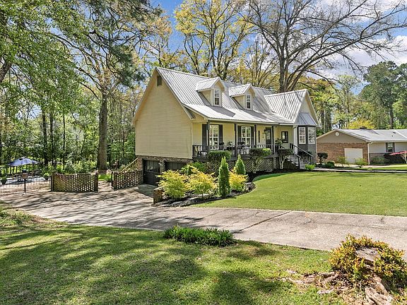 2nd image of 619 Farrah Cir