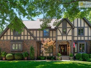 4145 W 124th Ter, Leawood, KS 66209