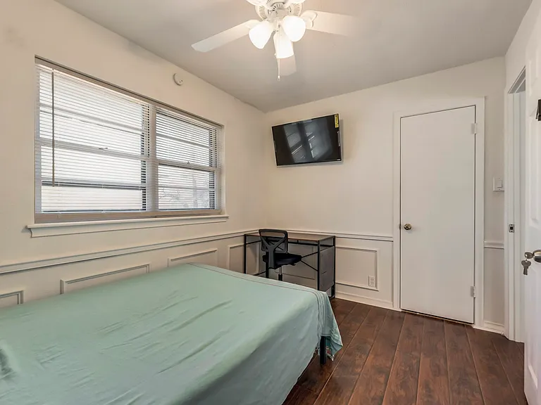 Tarryall Dr — Photo 2
