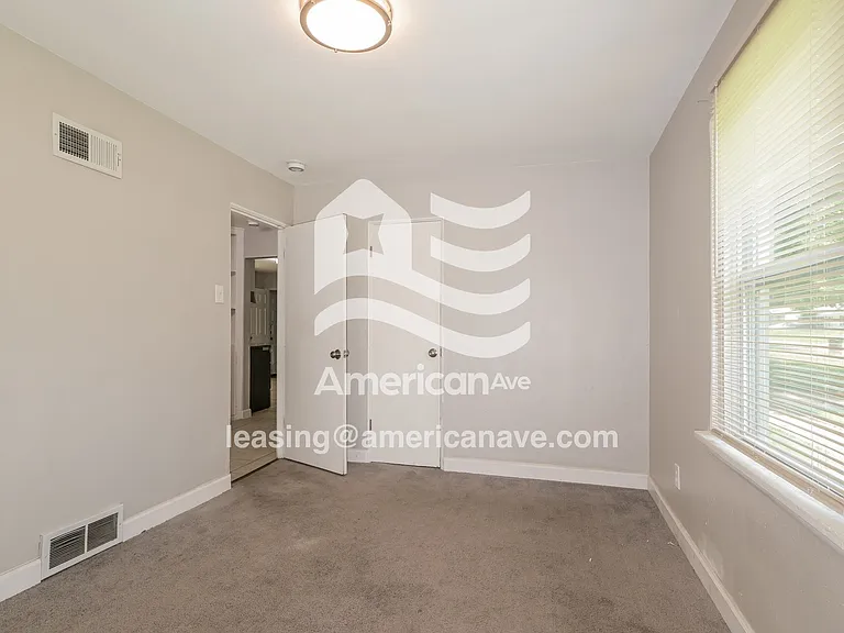 81947_006_main_bedroom_7.jpg