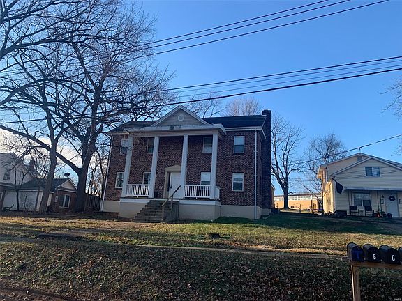 2nd image of 212 W Jefferson St
