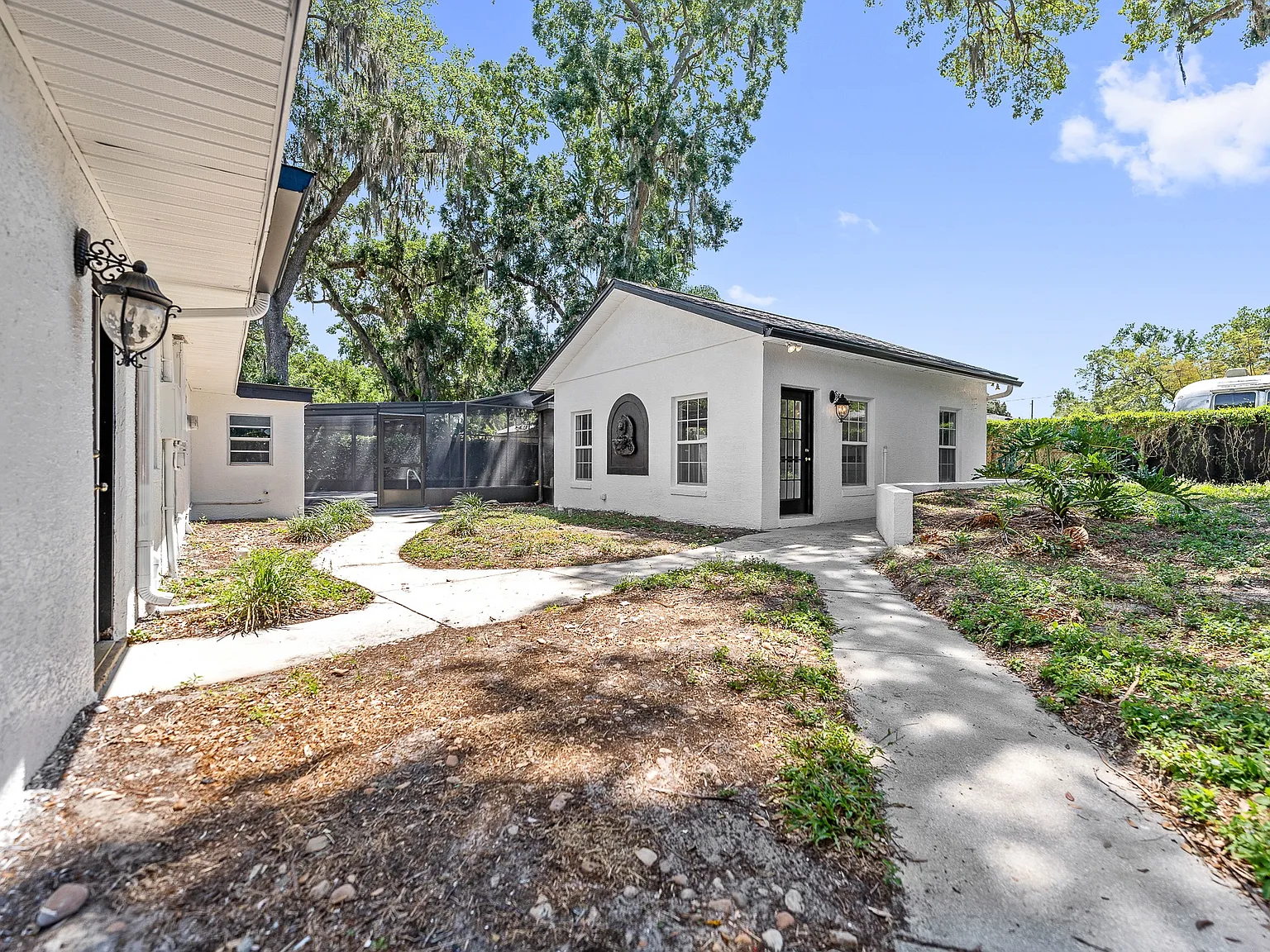 4 bed, 3164 sqft, $5,200 — Photo 3
