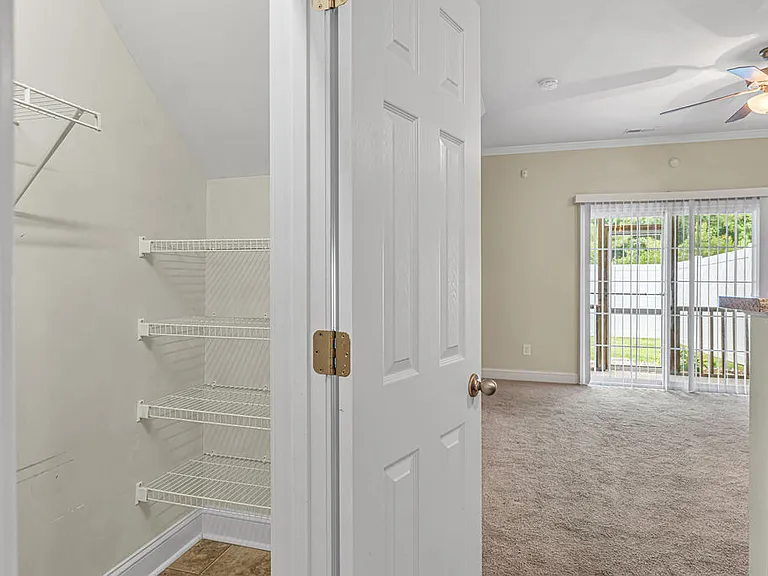 412 Glenhaven Ln — Photo 24