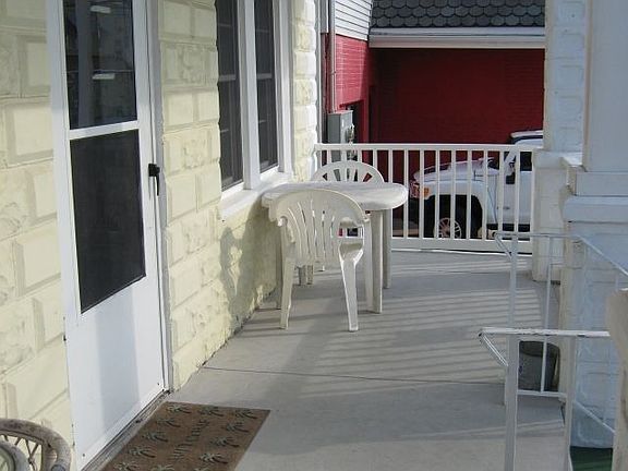 Front Porch & Entrance