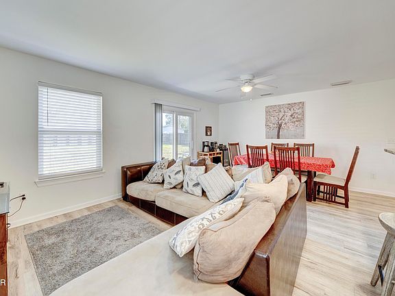 4th image of 2432 Valley Oak Ct