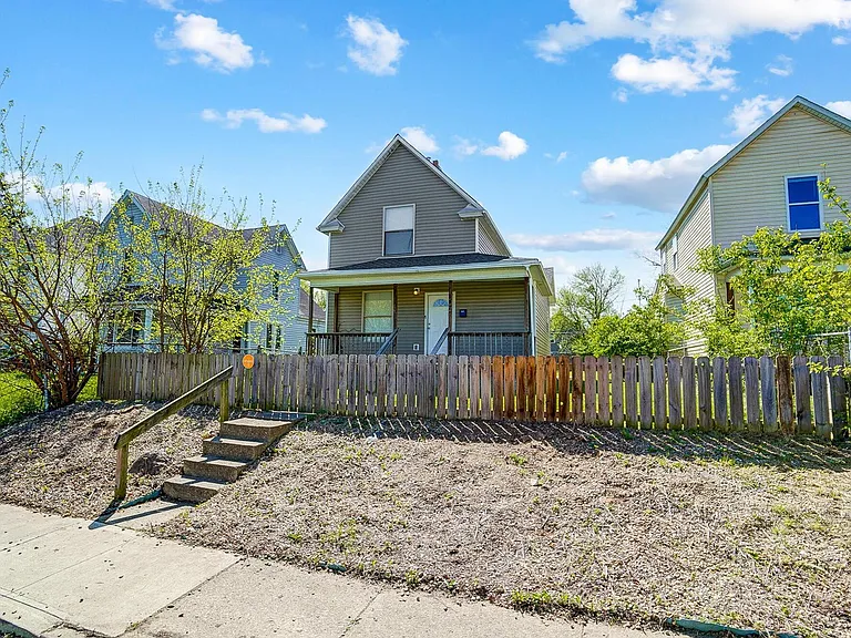147 Whitethorne Ave — Photo 37