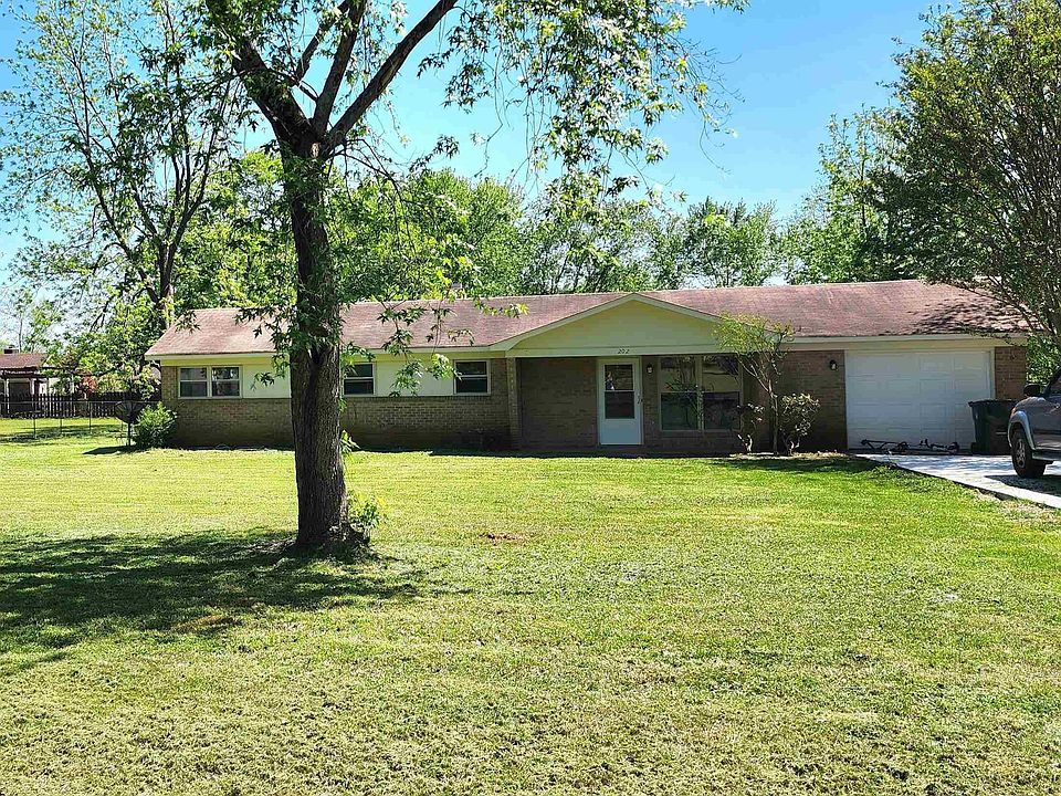 1st image of 202 Plantation Dr