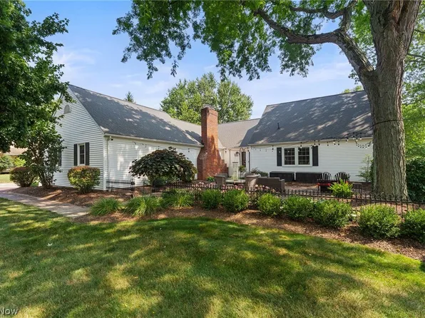 8965 Highland Dr, Westfield Center, OH 44251
