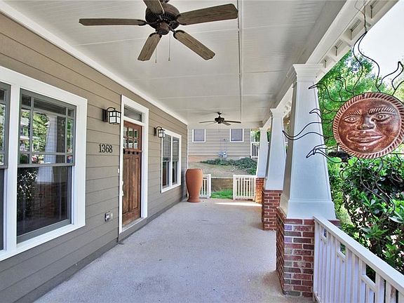 2nd image of 1368 Park Trce SE