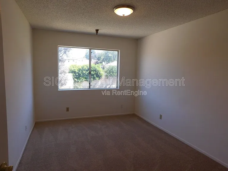 10241 Commerce Ave #5 — Photo 8