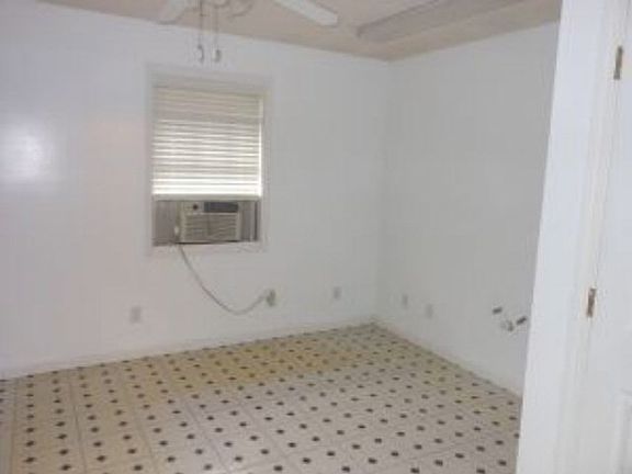 5th image of 714 Christy St