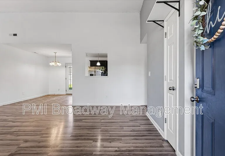 837 Shelton Cir — Photo 11