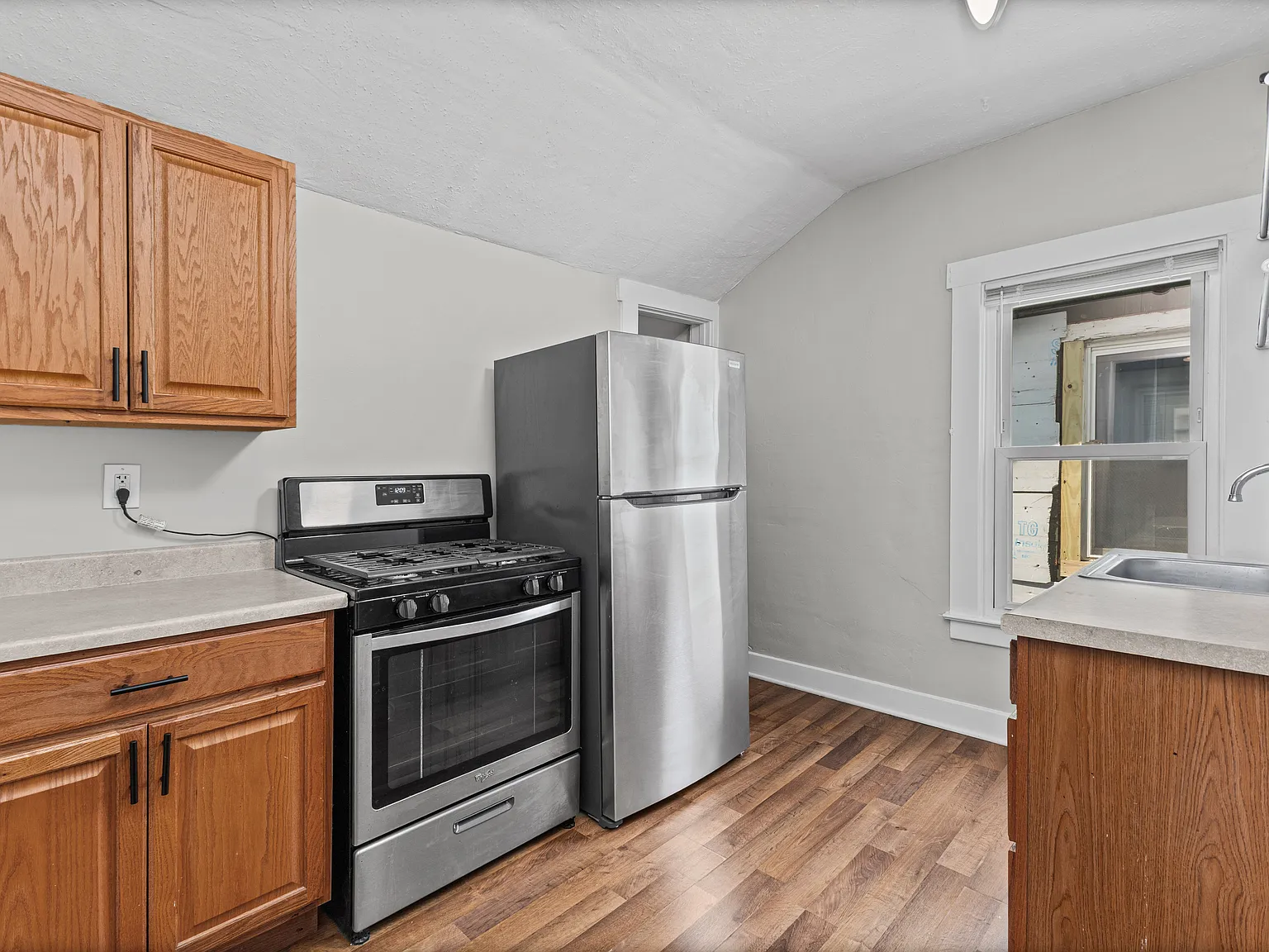 1 bed, $999 — Photo 2