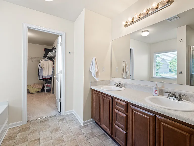223 Jefferson Ave — Photo 23