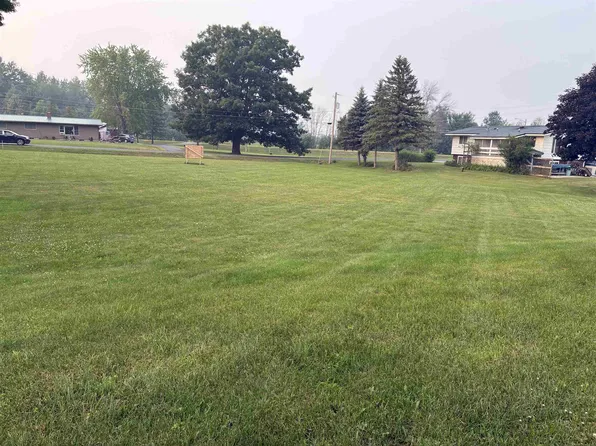 W7803 Sycamore Rd, Shawano, WI 54166