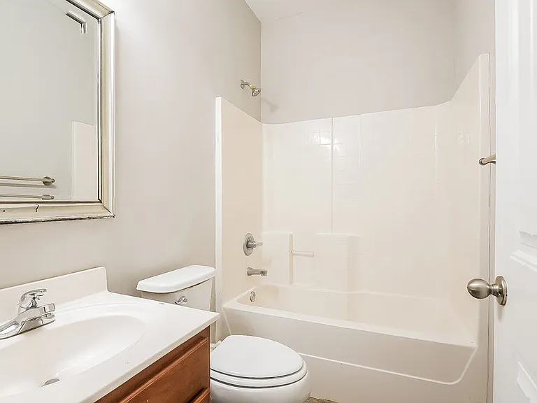 626 Waterford Ln — Photo 15