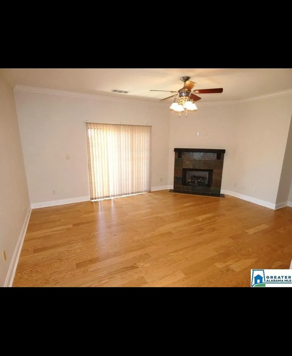 2 bed, 1022 sqft, $1,650 — Photo 4