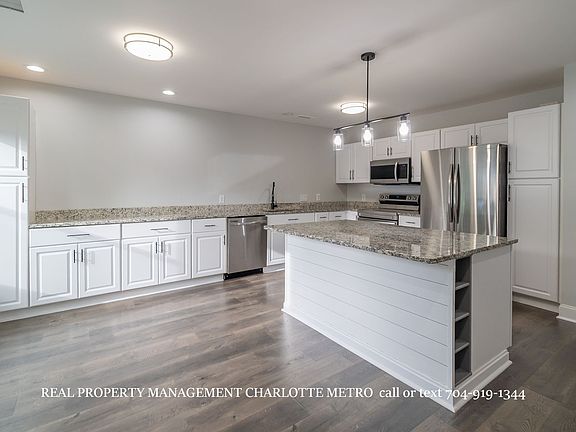 4th image of 17429 Tuscany Ln
