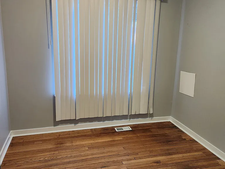 9412 Ravenswood Ave #1 — Photo 10
