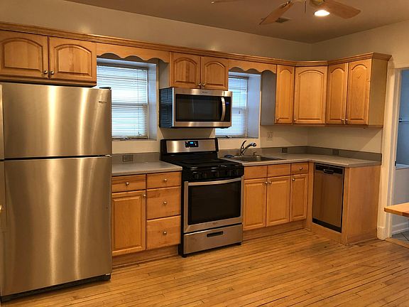 Large Kitchen w/stainless appliances