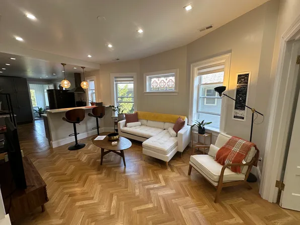 (undisclosed Address), Chicago, IL 60645