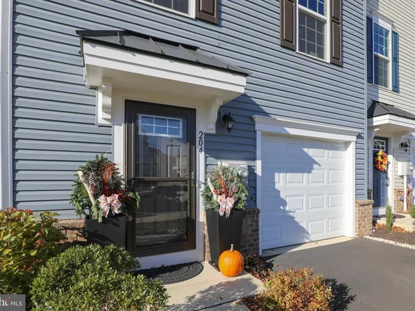 204 Station Dr, Dublin, PA 18917