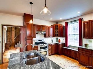 91 2nd St, Hallowell, ME 04347