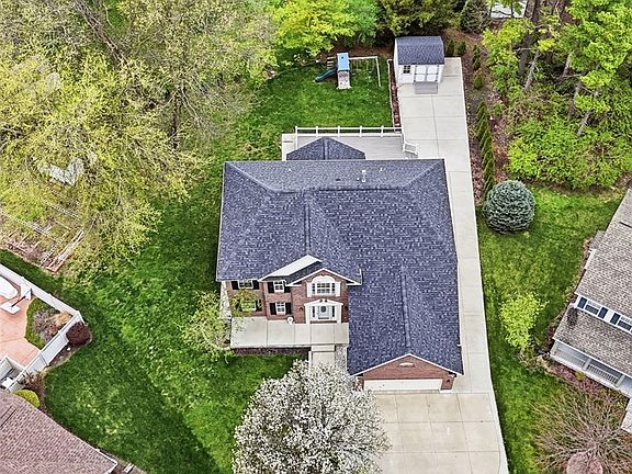 2nd image of 6809 Wintergreen Pl