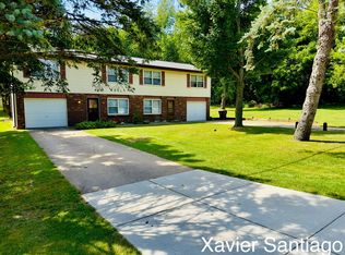 618 Seven Mile Rd NW, Comstock Park, MI 49321