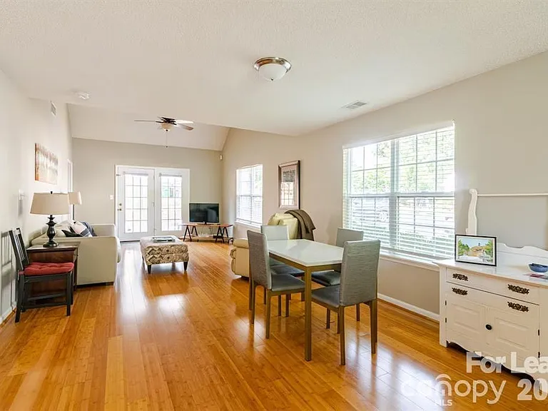 8263 Southgate Commons Dr — Photo 3