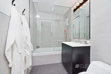 Rented by (Legacy) Elegran