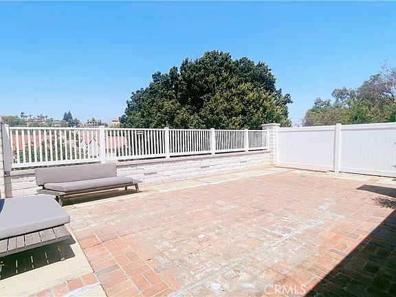 4th image of 2470 Saratoga Ln