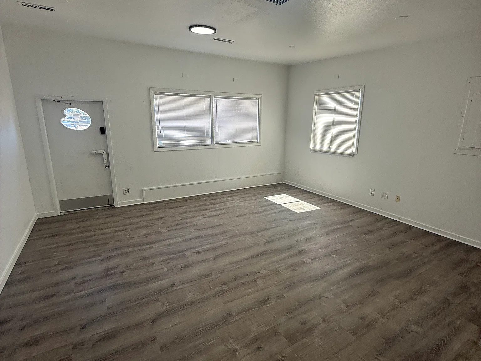 1 bed, 1120 sqft, $1,850 — Photo 2