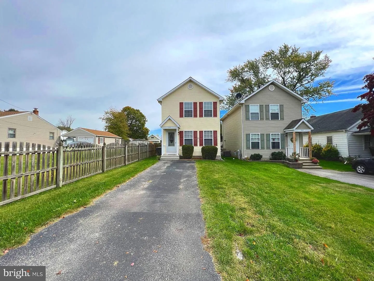 Enjoy easy living in this well kept 3 bedroom, 1.5 bath home. — Photo 2