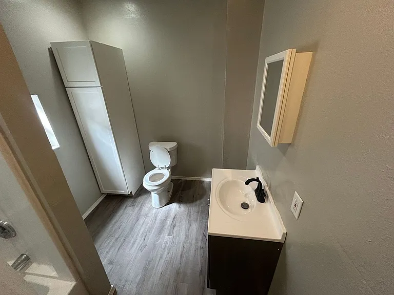 2347 Rosedale Ave — Photo 11
