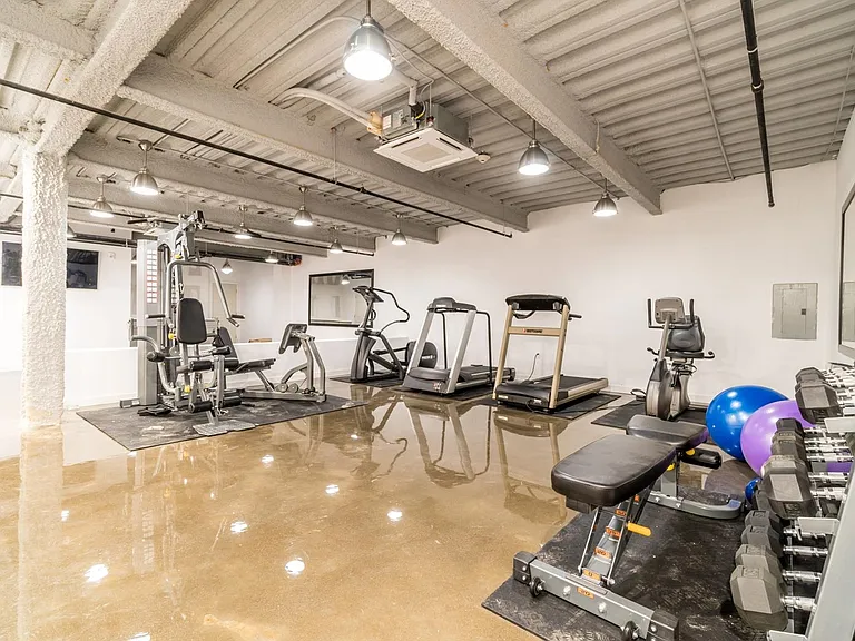 6122 Hudson Ave #4A — Photo 25