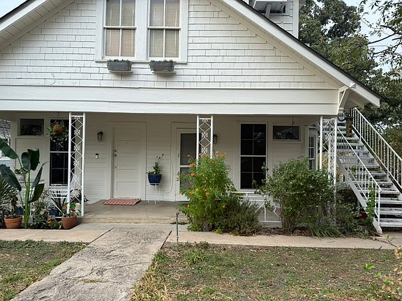 Front entrance with welcoming porch